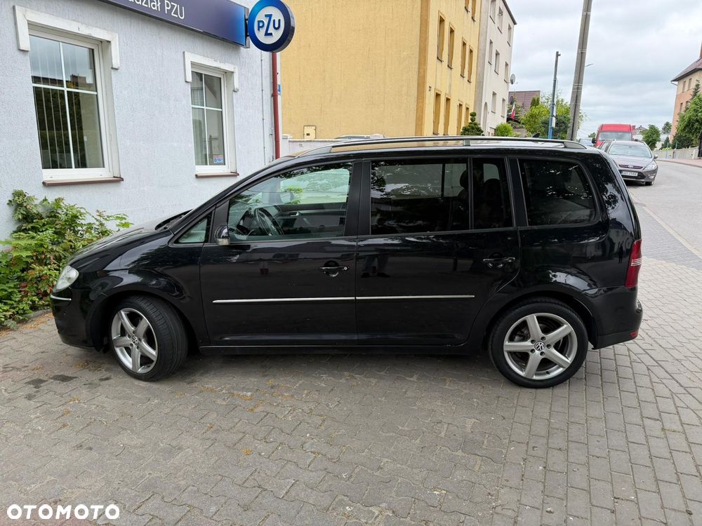 Volkswagen Touran 2.0 TDI Highline - 2