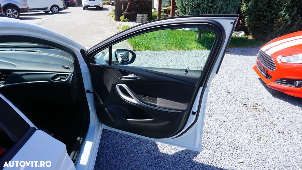 Opel Astra 1.6 D Start/Stop Selection - 10