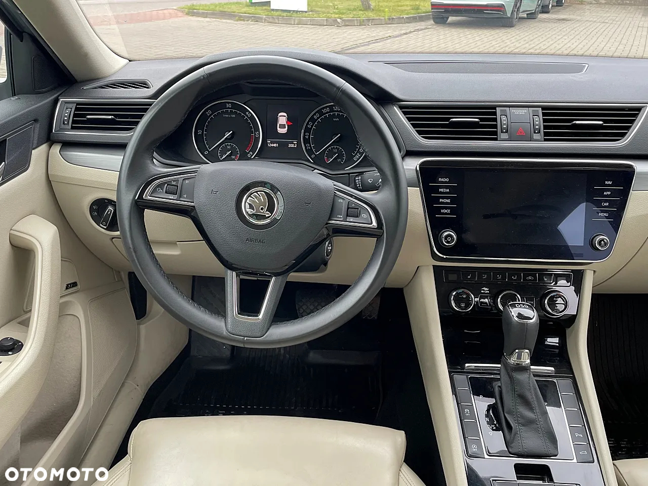 Skoda Superb 2.0 TDI SCR Style DSG - 22