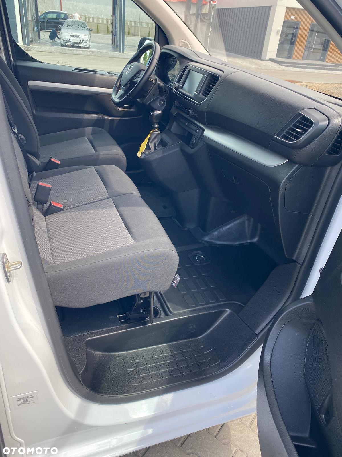 Opel Vivaro - 18