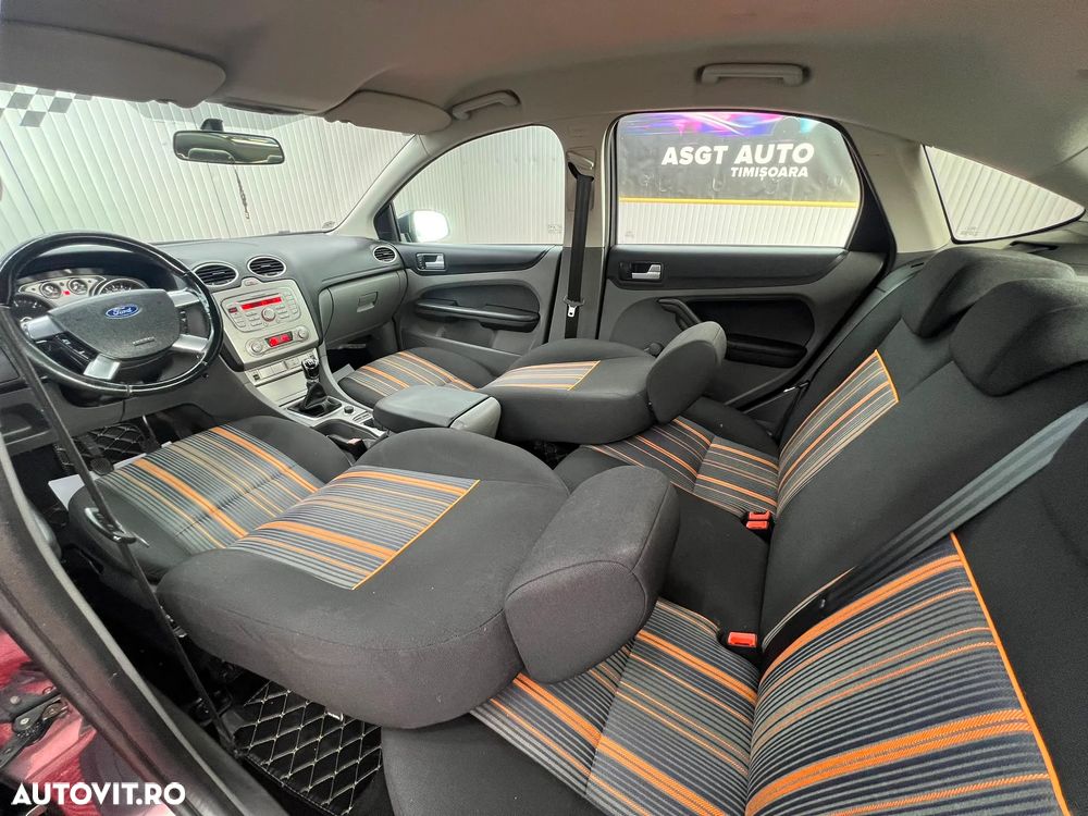 Ford Focus - 14