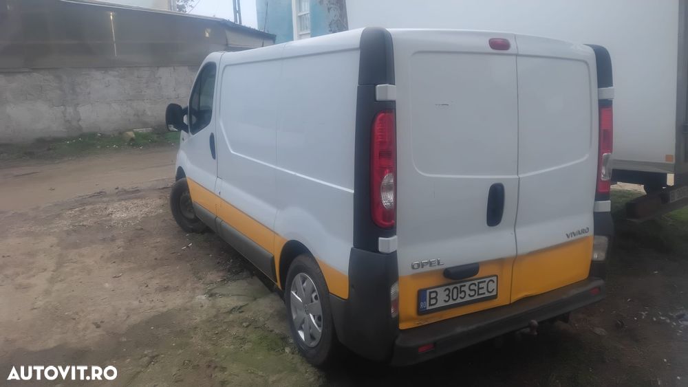 Opel Vivaro - 1