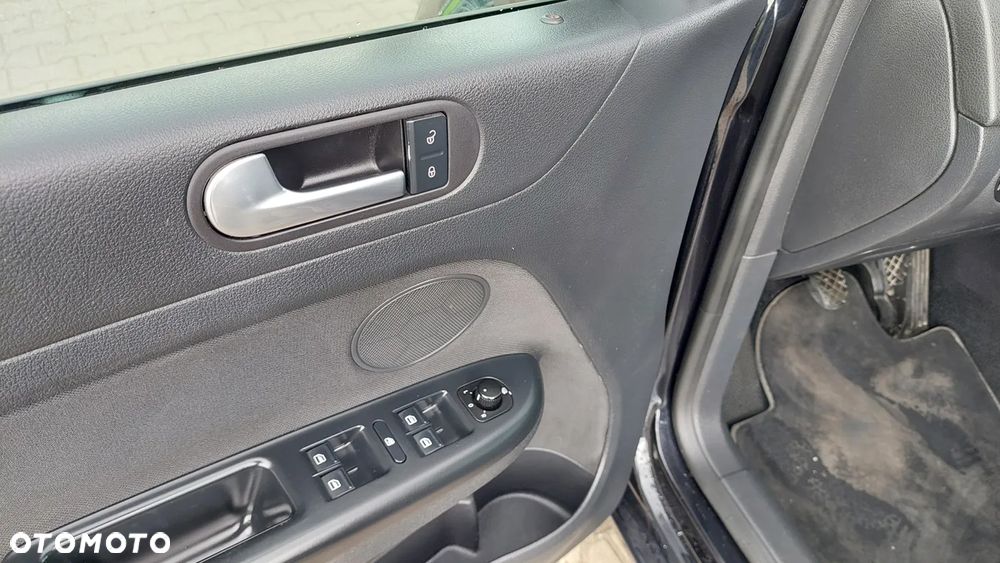 Volkswagen Golf Plus - 13