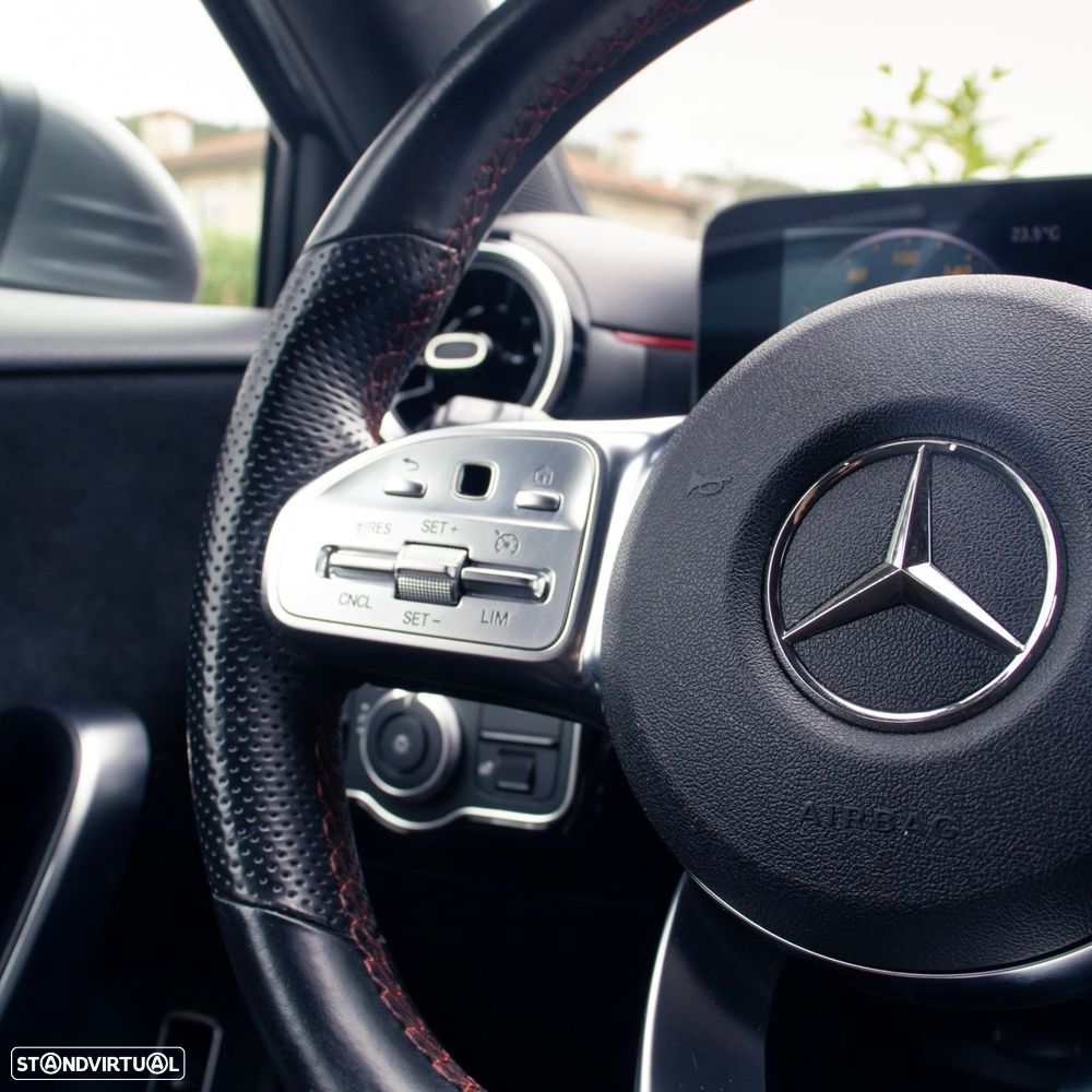 Mercedes-Benz A 250 e 8G-DCT AMG Line - 16