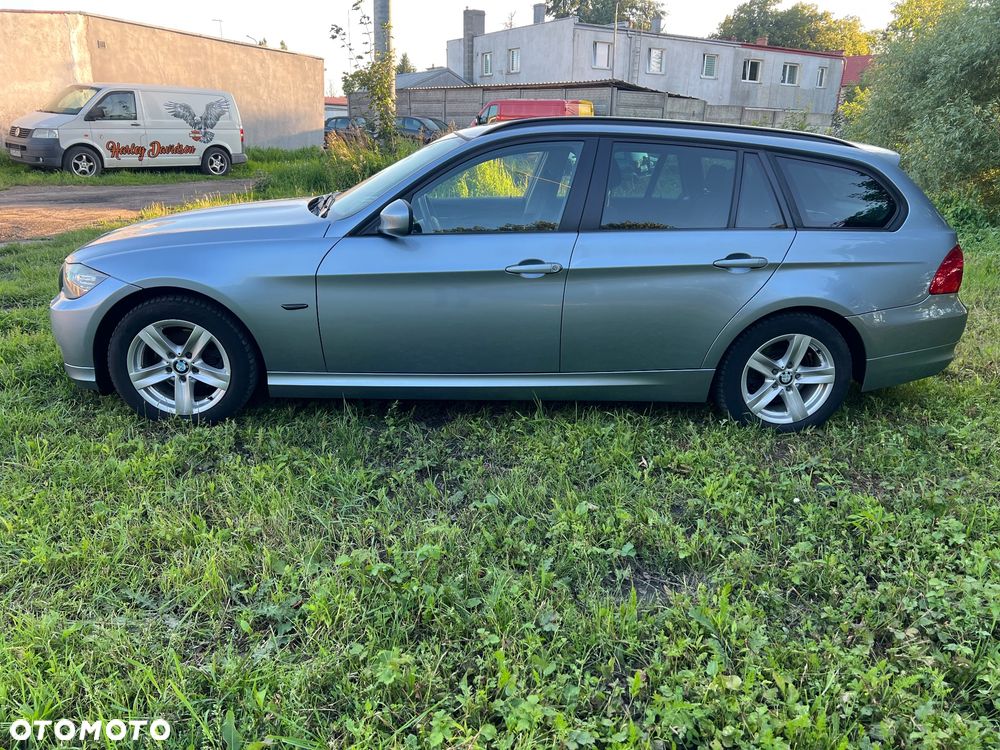 BMW Seria 3 320i - 2