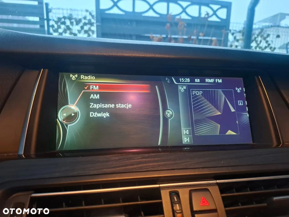 BMW Seria 5 528i Luxury Line - 3