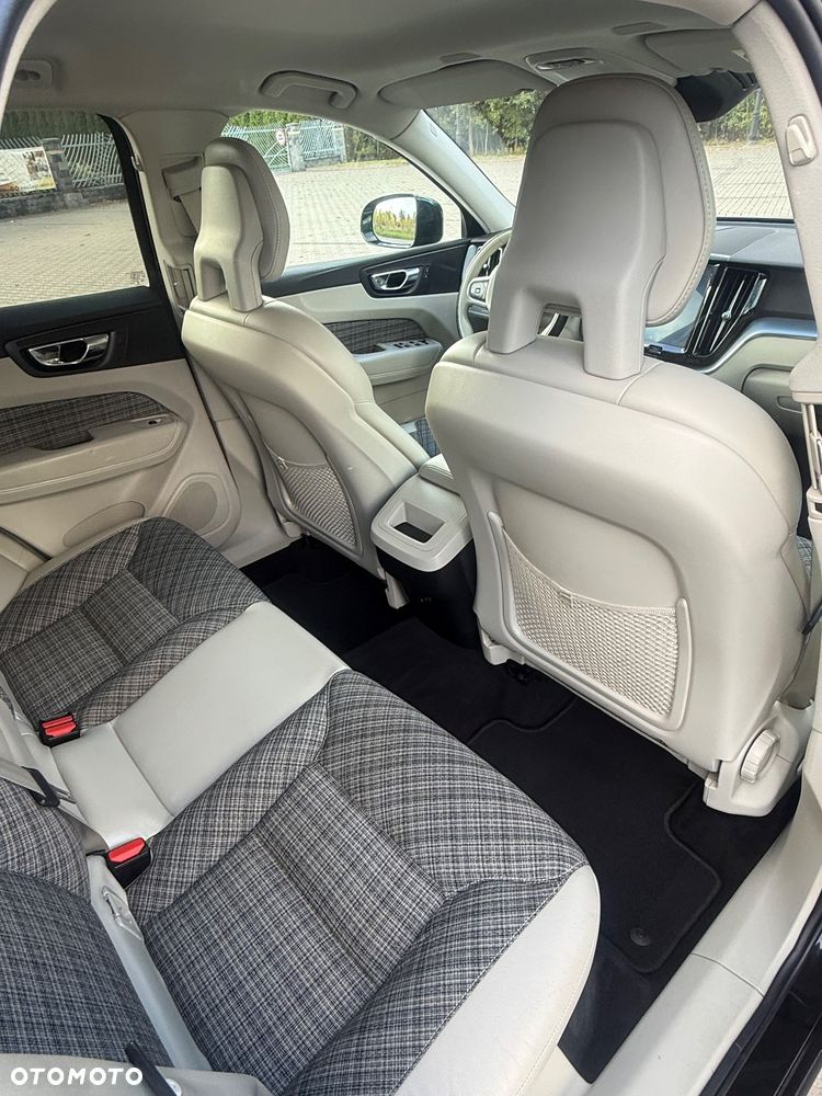 Volvo XC 60 - 22