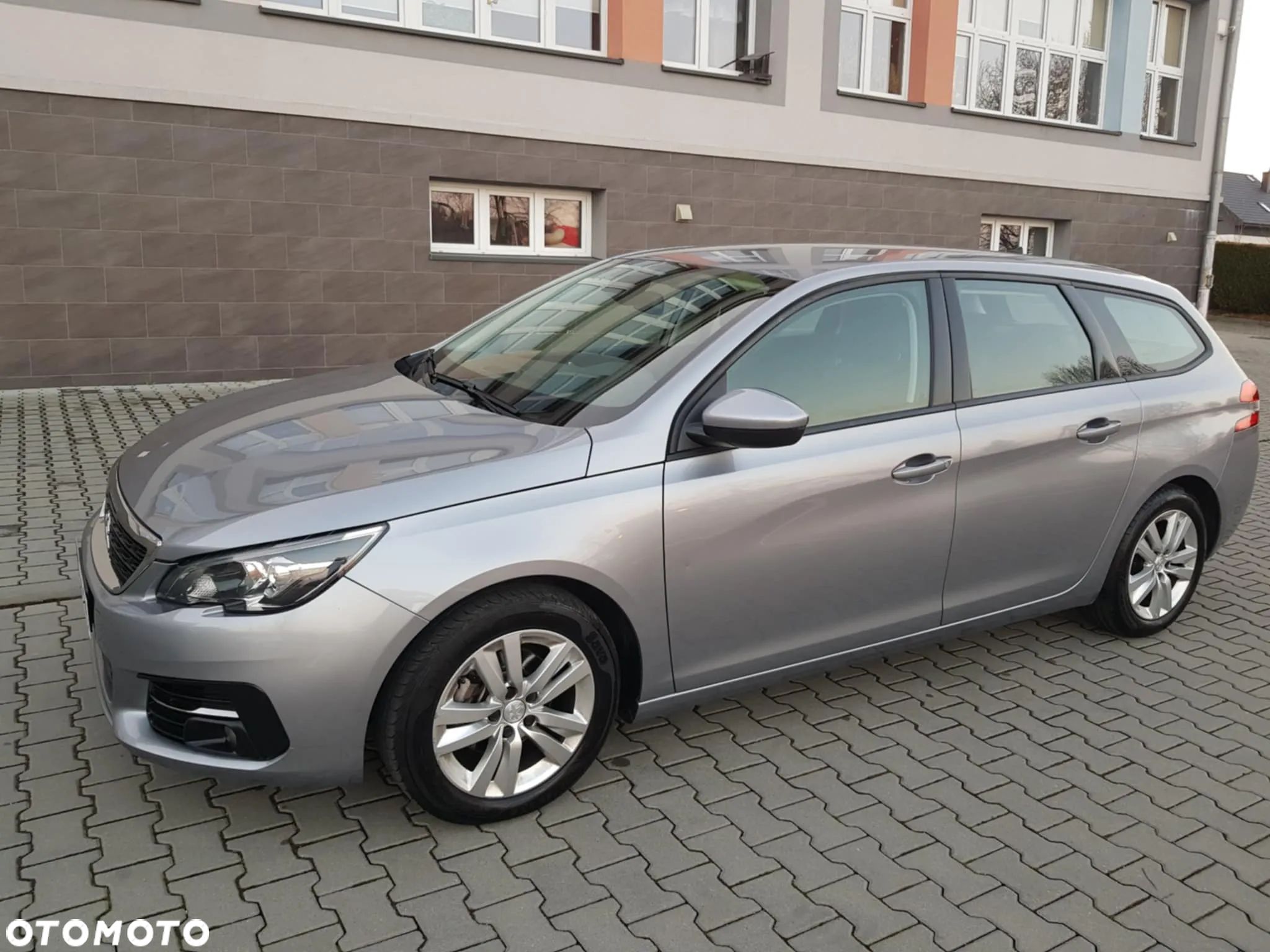 Peugeot 308 - 1