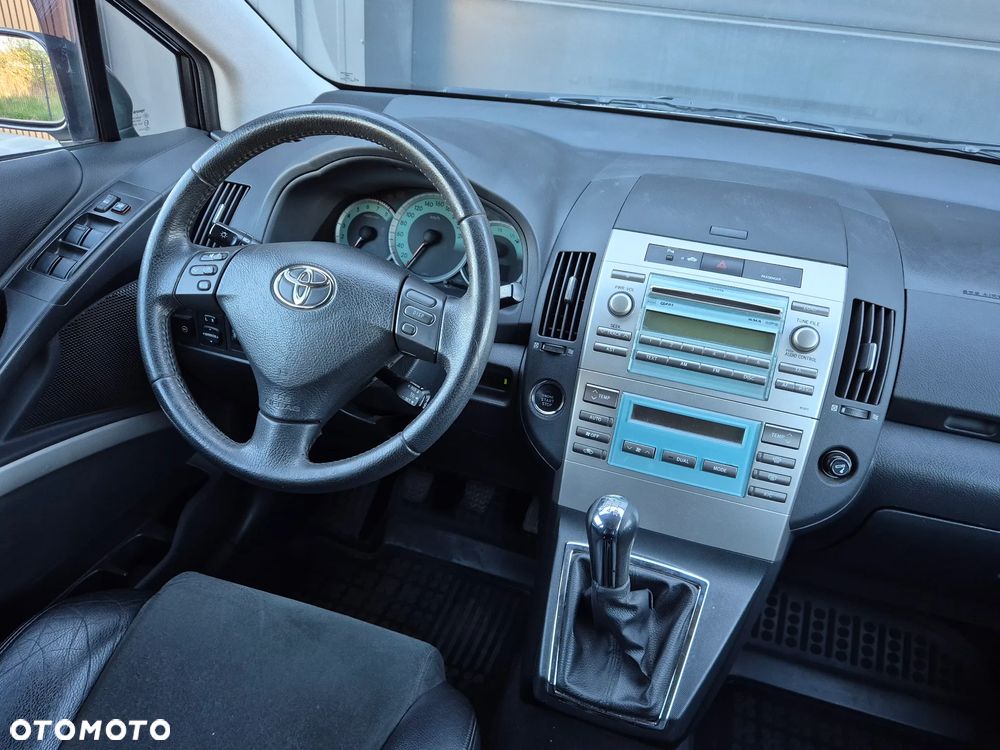 Toyota Corolla Verso 1.6 Premium - 10