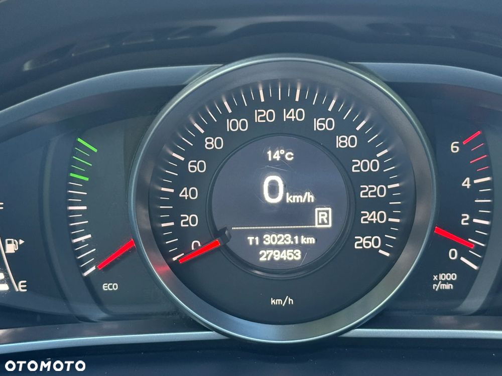Volvo V40 D3 Drive-E Momentum - 19