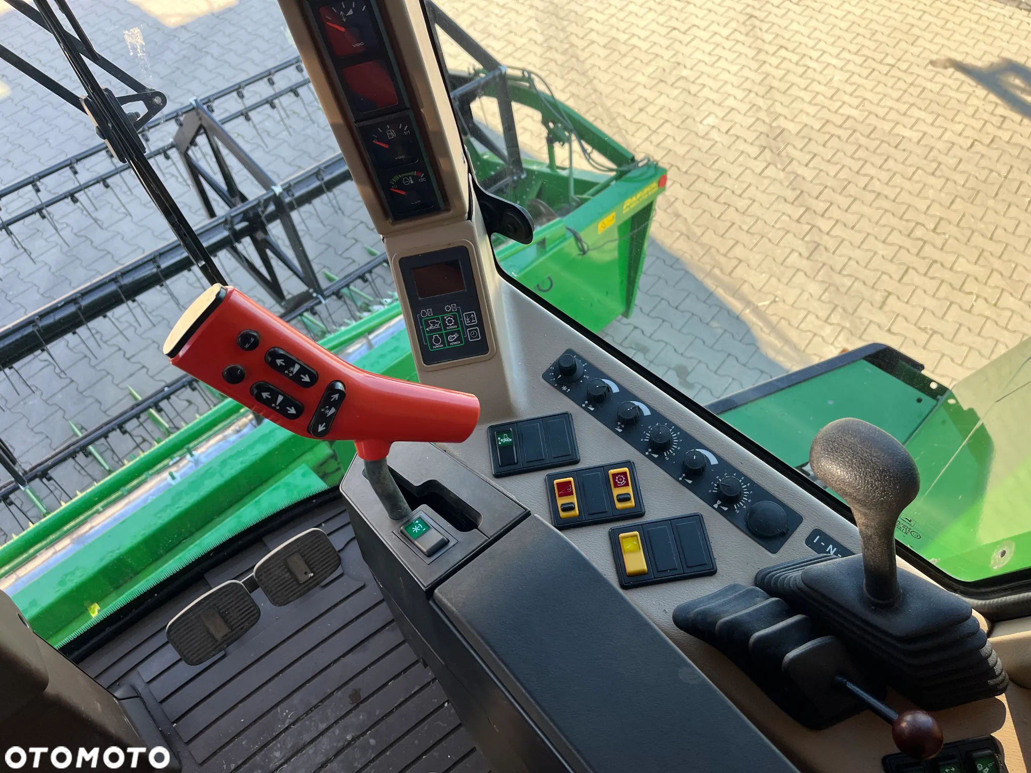 John Deere 2256 - 11