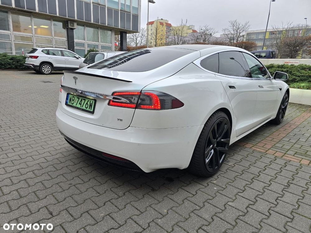 Tesla Model S D - 3