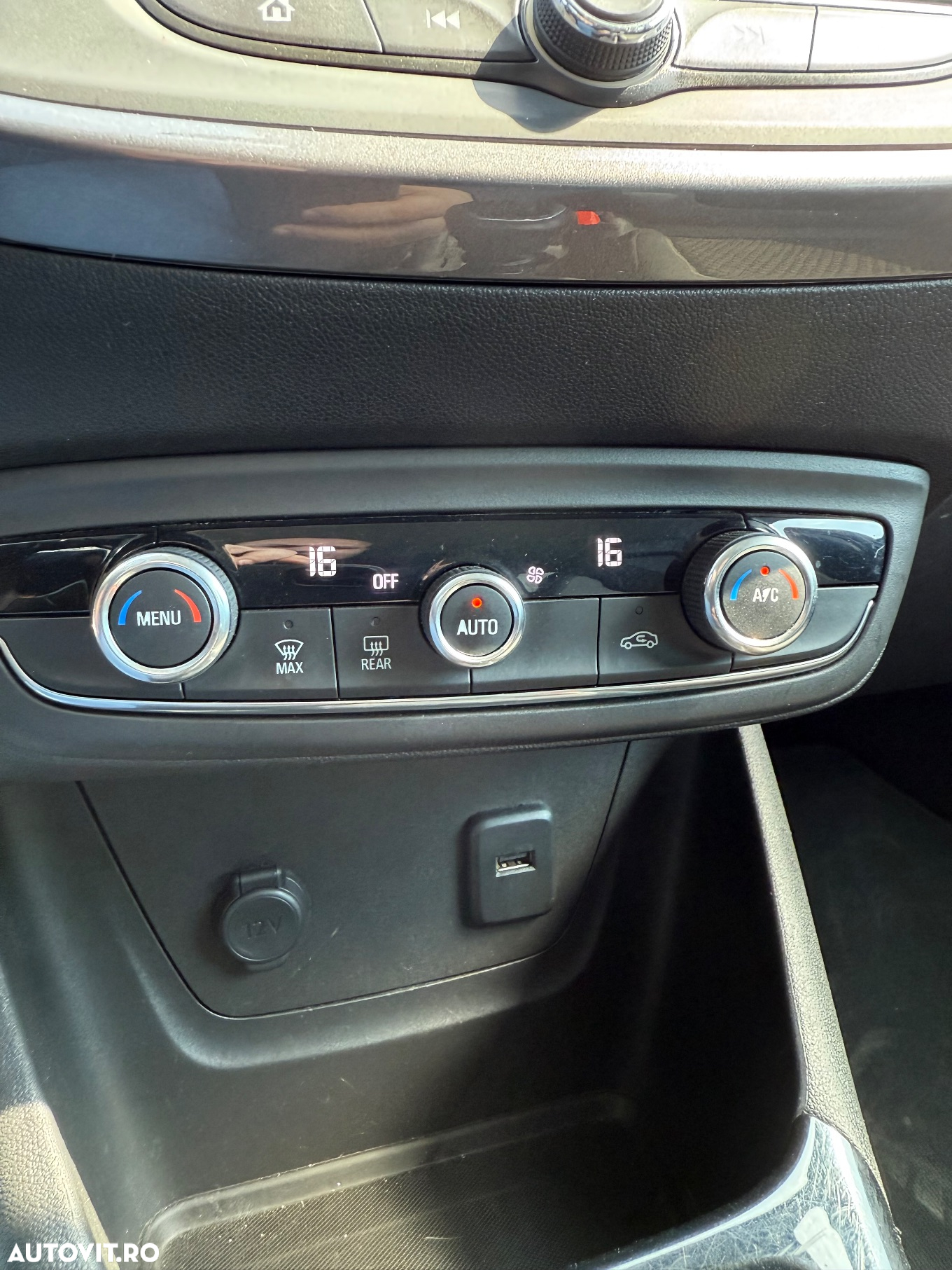 Peugeot 208 1.2 L PureTech Active - 13