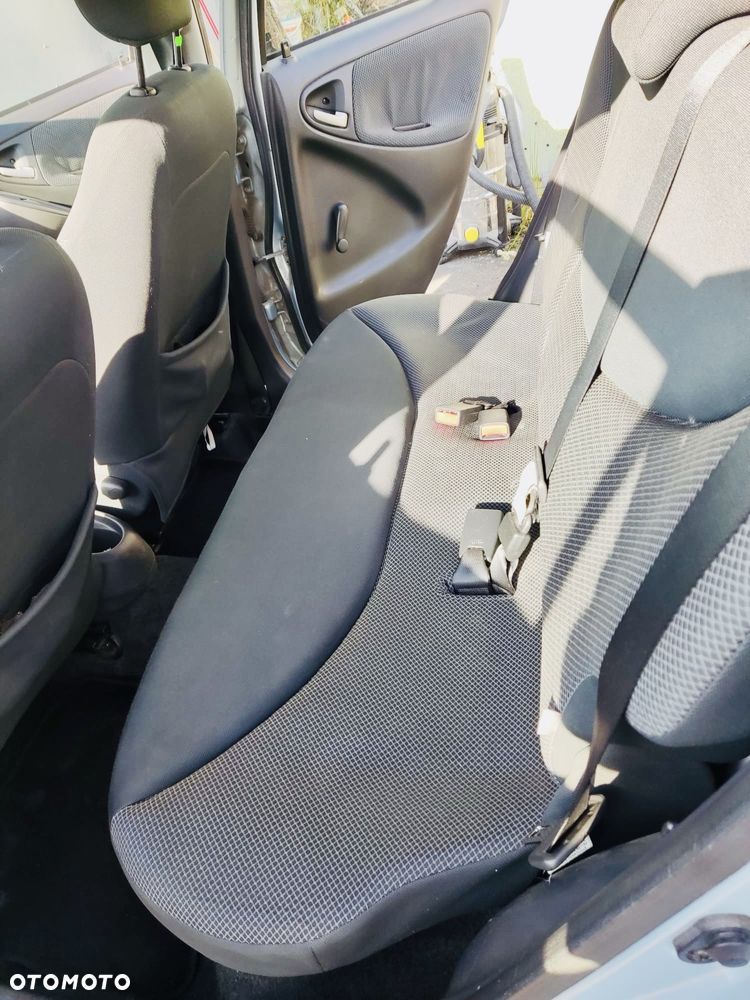 Toyota Yaris - 5