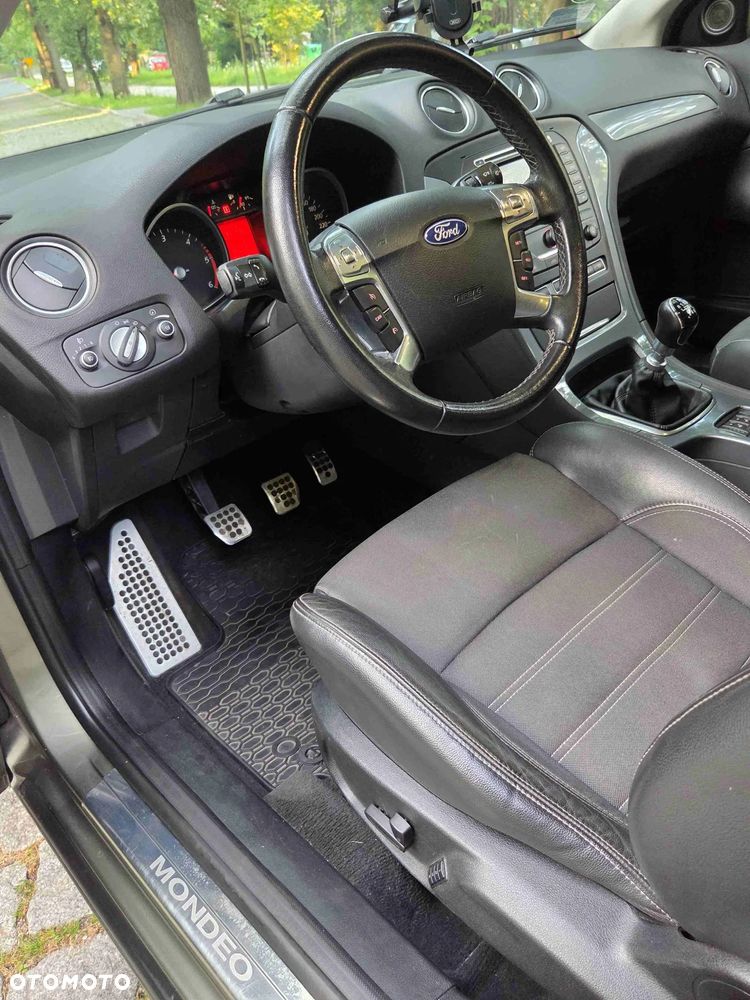 Ford Mondeo 2.0 TDCi Champions Edition - 4