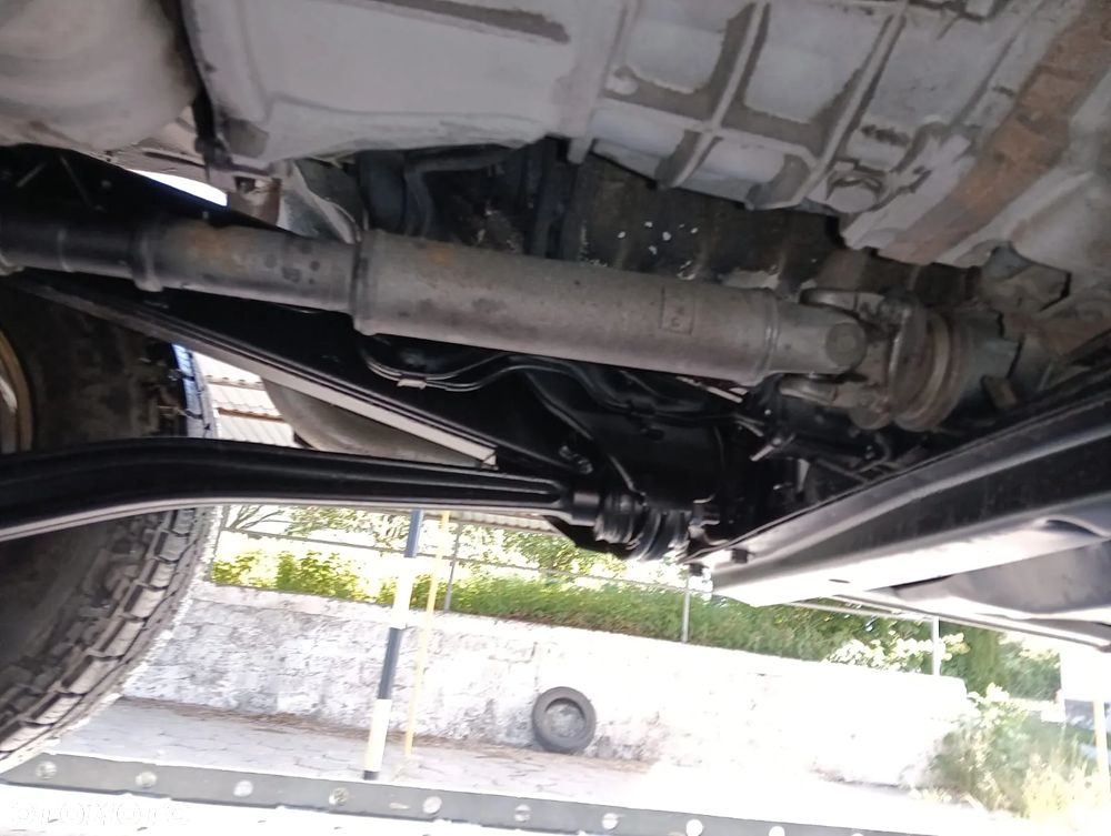 Toyota Land Cruiser - 22