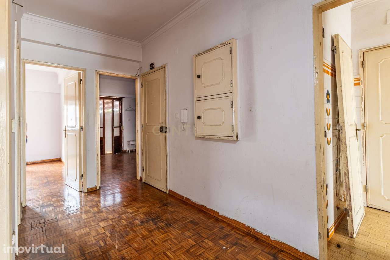 Apartamento T3 para Recuperação em Póvoa de Santo Adrião - Grande imagem: 2/23