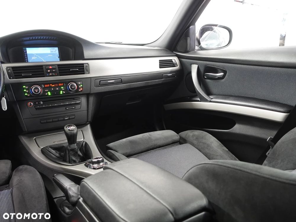 BMW Seria 3 318i Edition Sport - 36