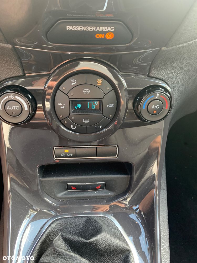 Ford Fiesta 1.0 EcoBoost S&S TITANIUM X - 16