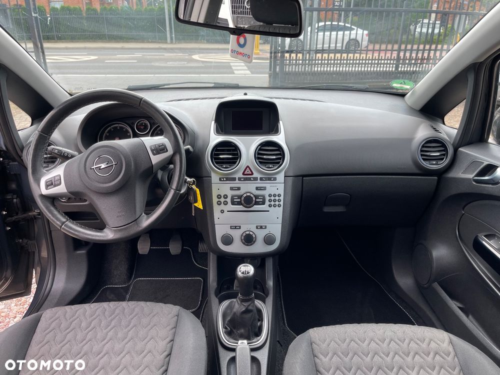 Opel Corsa 1.2 16V Cosmo - 2