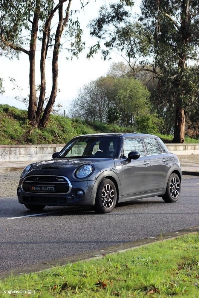 MINI 5 Portas Cooper SD Auto Desportiva - 4