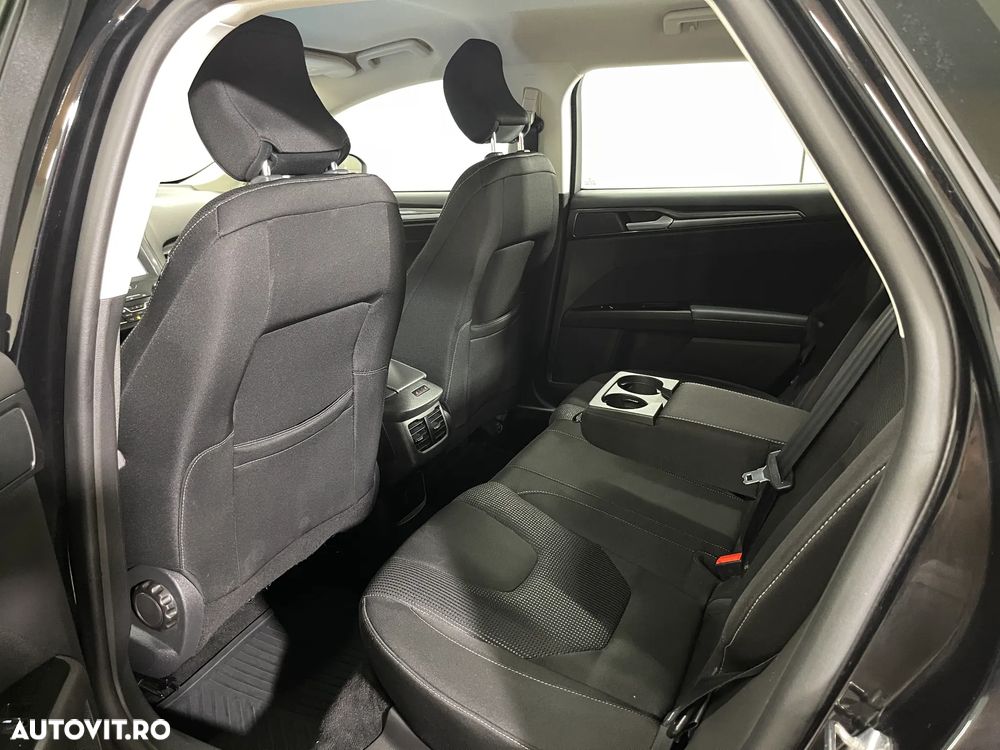 Ford Mondeo 2.0 HEV Titanium - 12