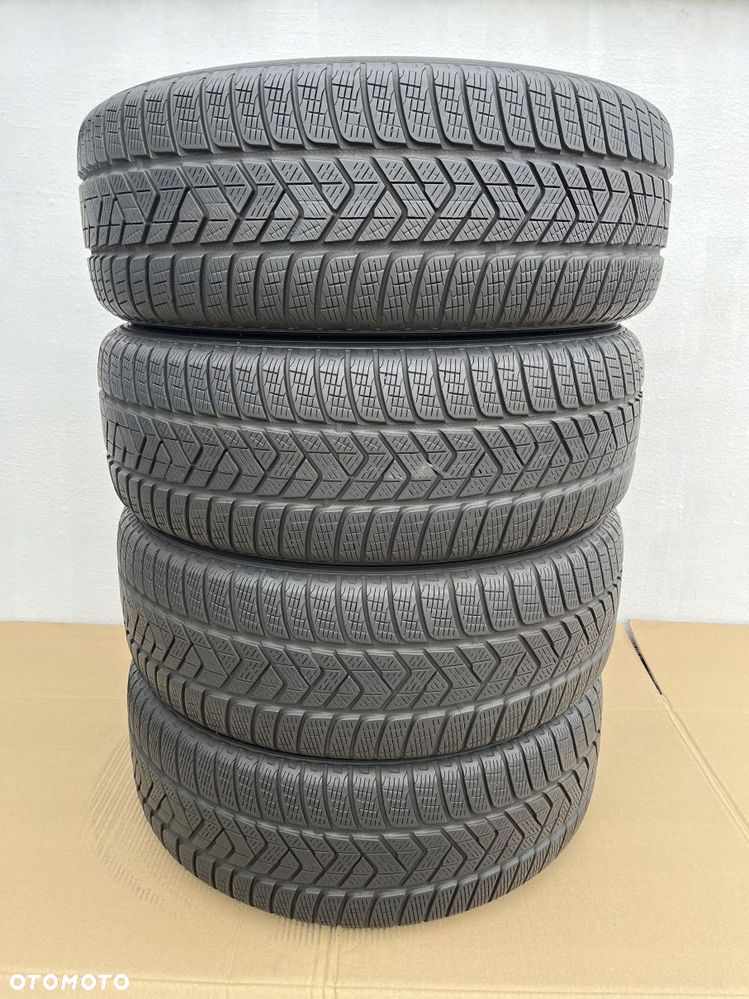 235/60/18 107H PIRELLI SCORPION WINTER