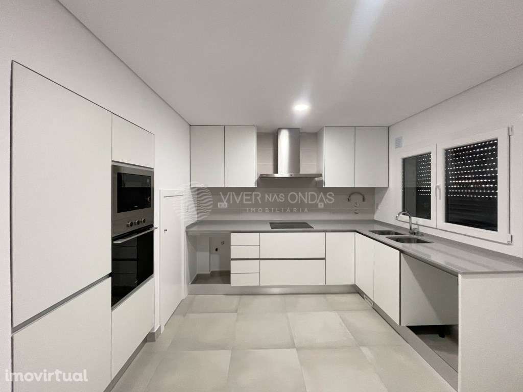 Moradia geminada duplex T3 | Fernão Ferro | Seixal - Grande imagem: 2/31