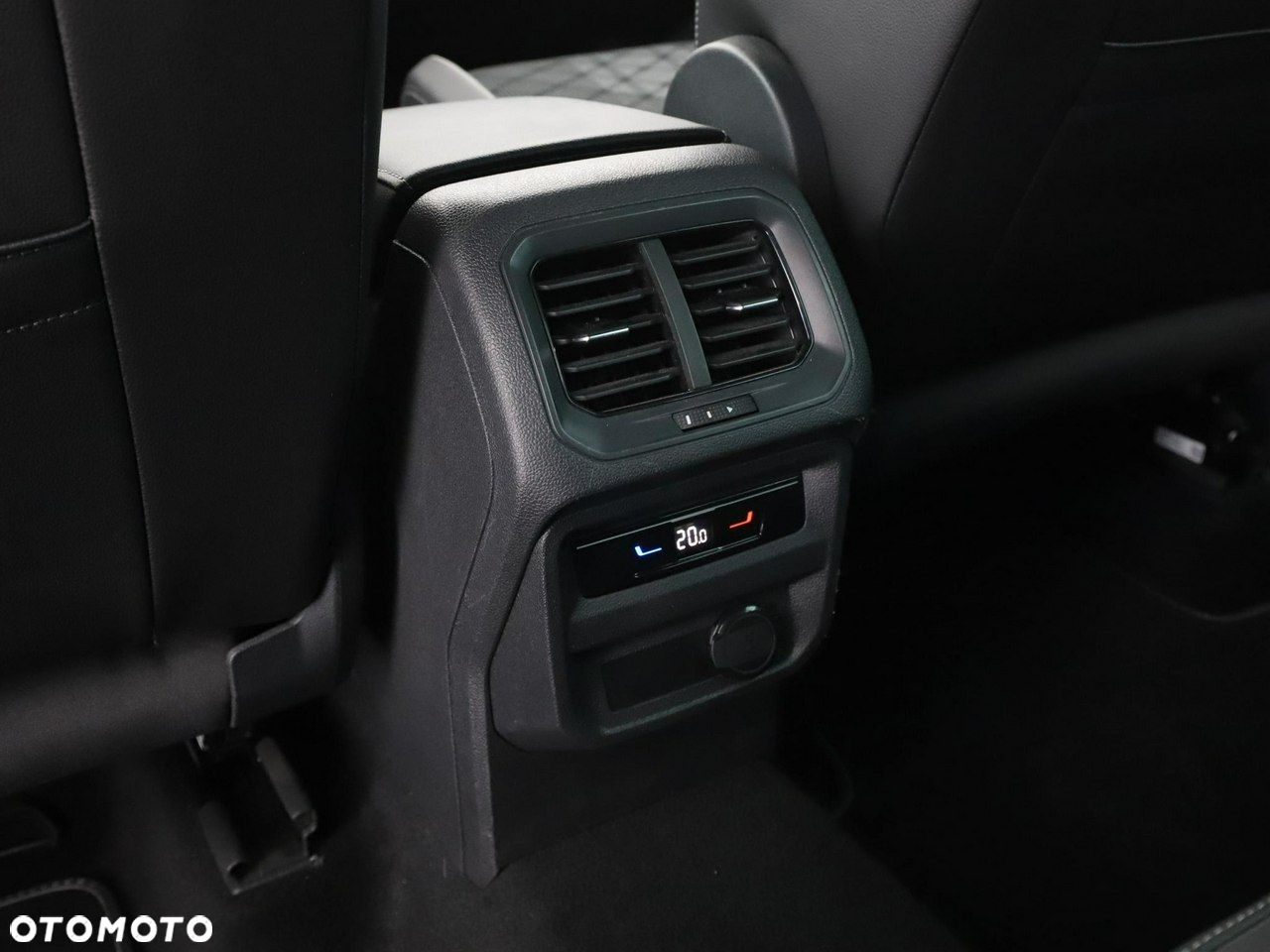 Volkswagen Tiguan 2.0 TDI SCR DSG R-Line - 34