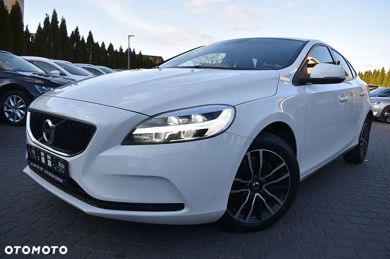 Volvo V40 T2 Geartronic Momentum - 2