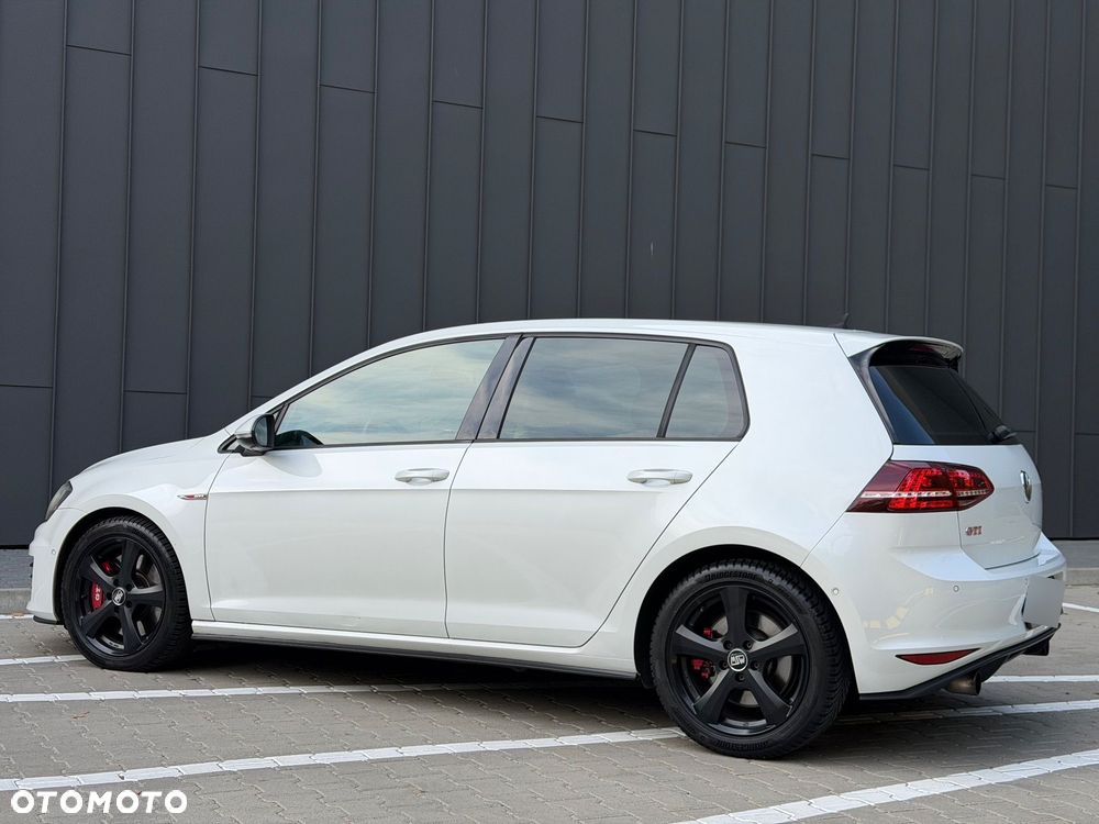 Volkswagen Golf GTI Performance BlueMotion Technology DSG - 13