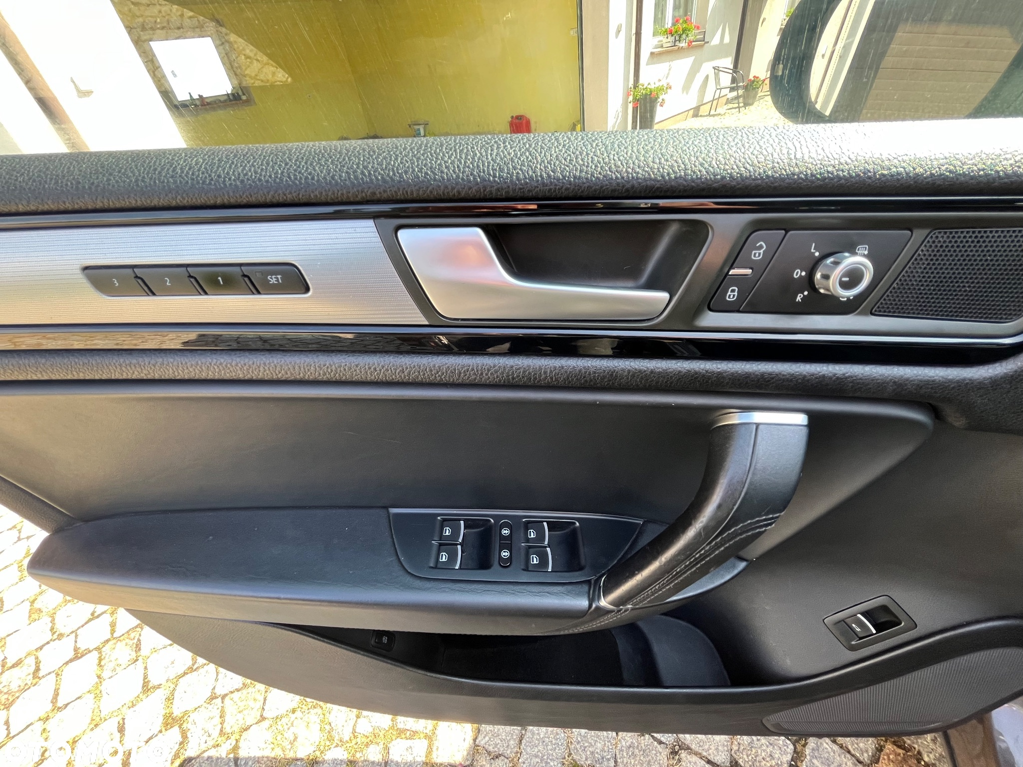 Volkswagen Touareg 3.0 V6 TDI BMT R-Style - 11