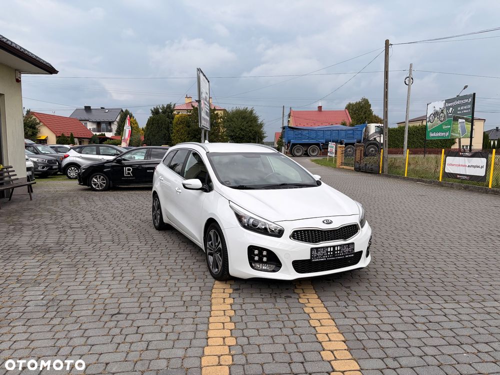 Kia Ceed - 12