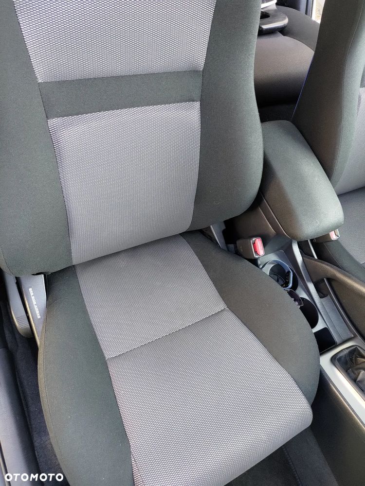Toyota Corolla 1.6 VVT-i Sol - 15