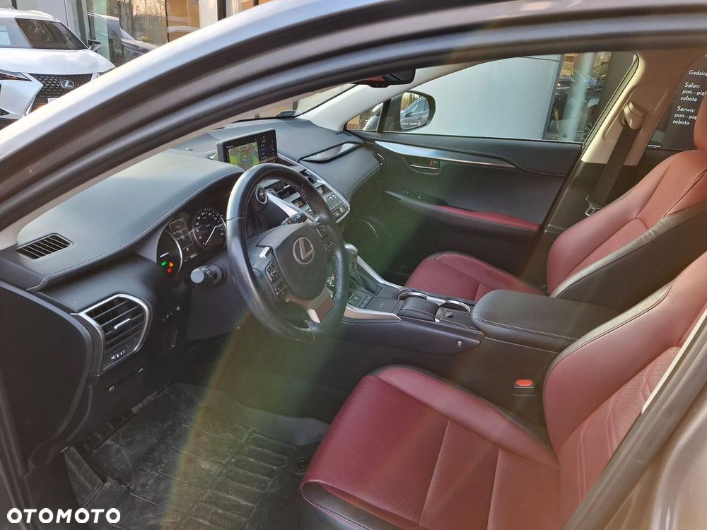 Lexus NX 300h Comfort AWD - 10