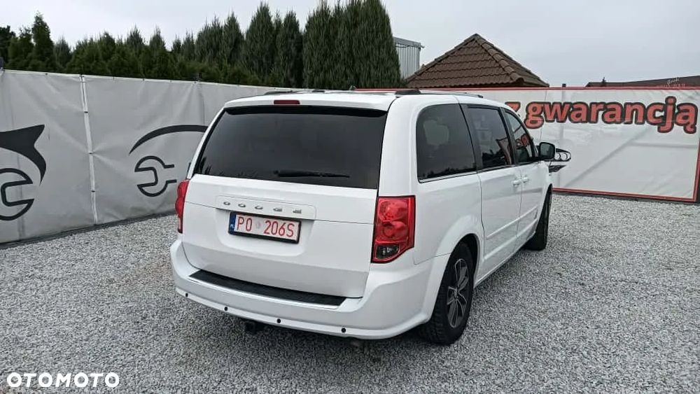 Dodge Caravan - 8
