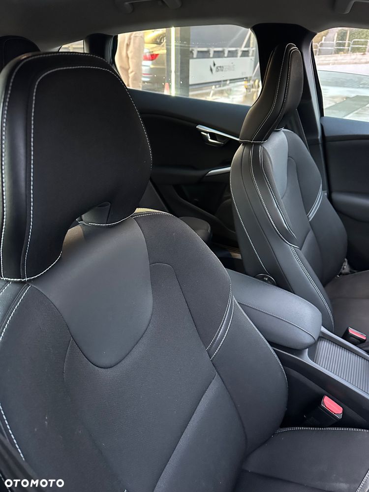 Volvo V40 D2 Momentum - 13