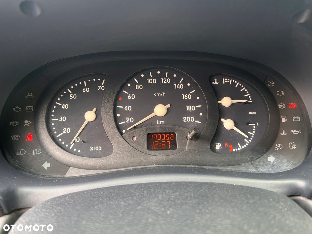 Renault Clio 1.4 RT - 9