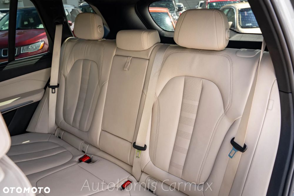 BMW X5 xDrive45e - 29