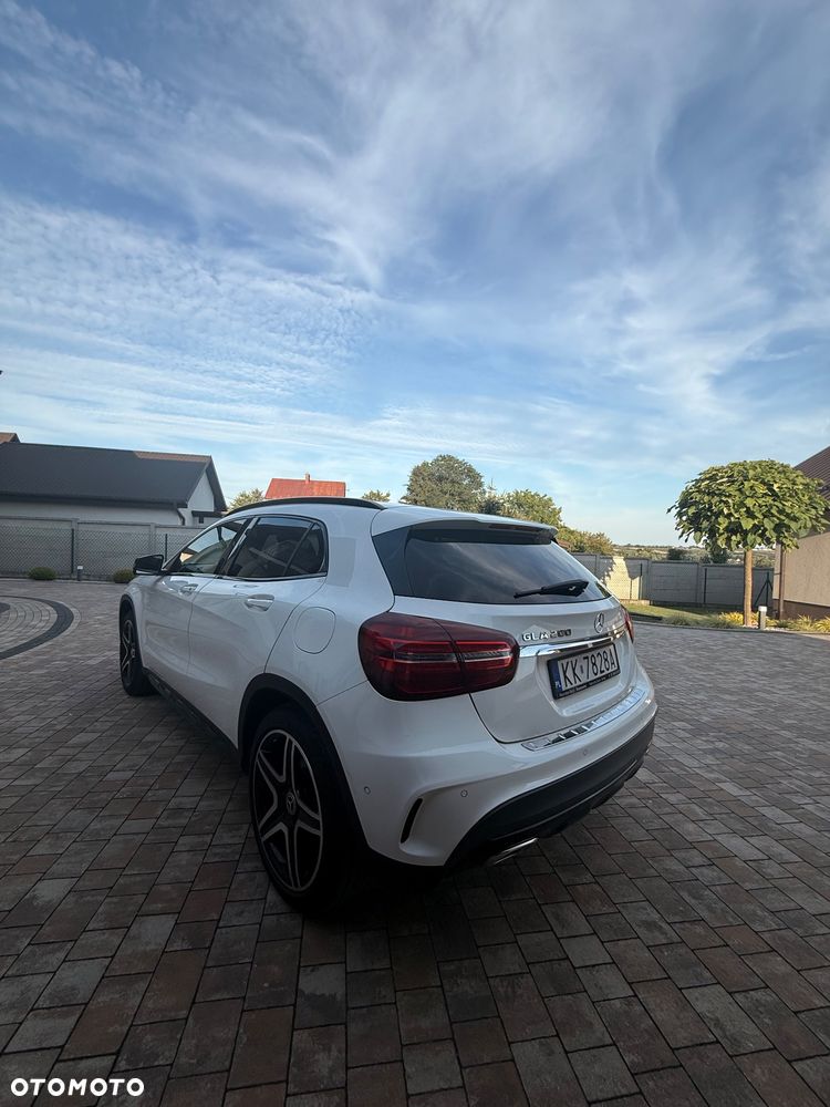 Mercedes-Benz GLA 200 7G-DCT AMG Line - 6