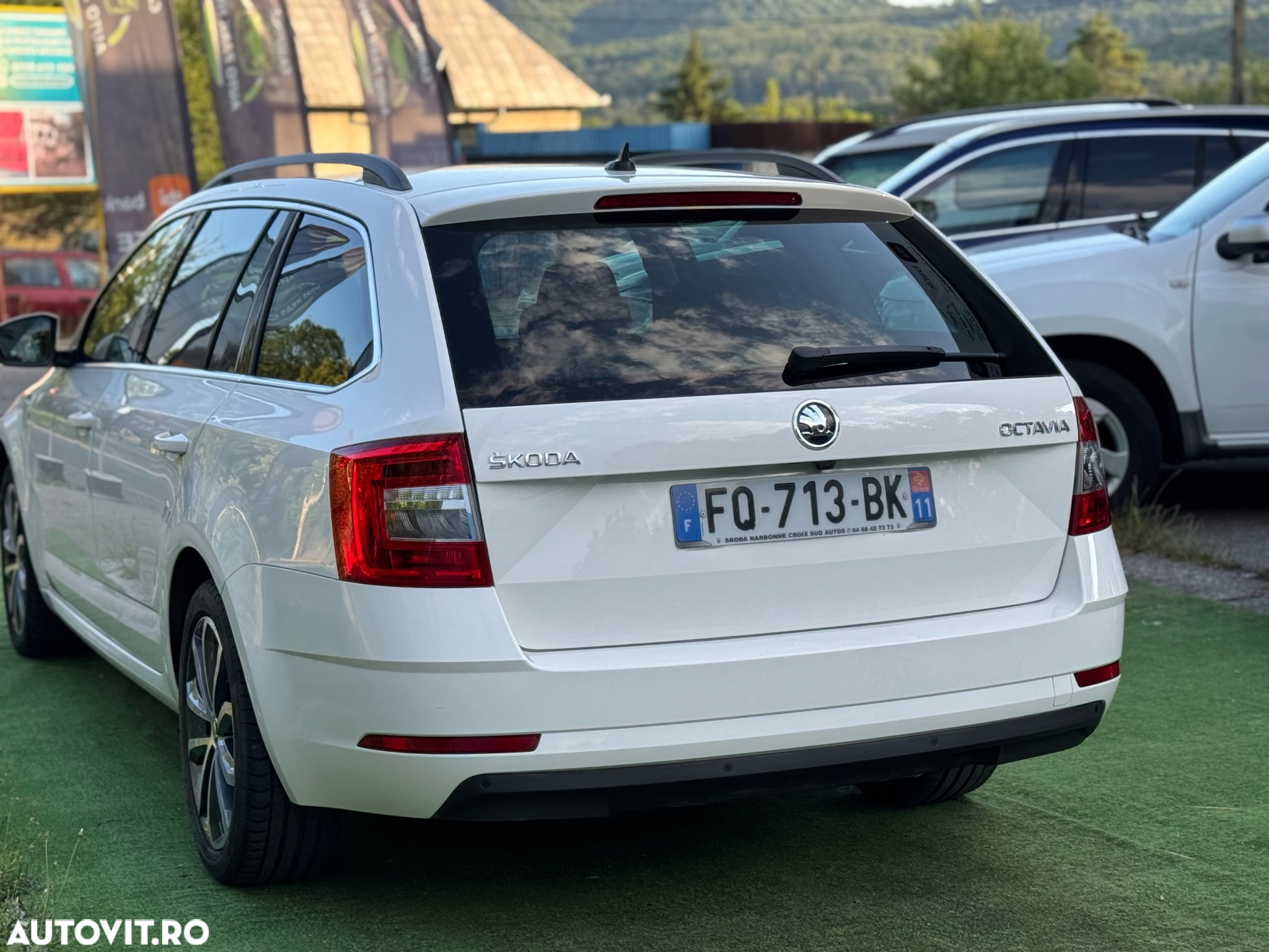 Skoda Octavia Combi Diesel 1.6 TDI DSG Ambition - 11