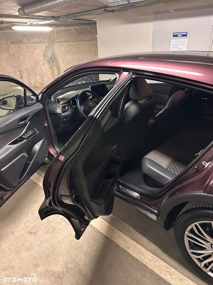 Toyota C-HR 2.0 Hybrid Executive - 24