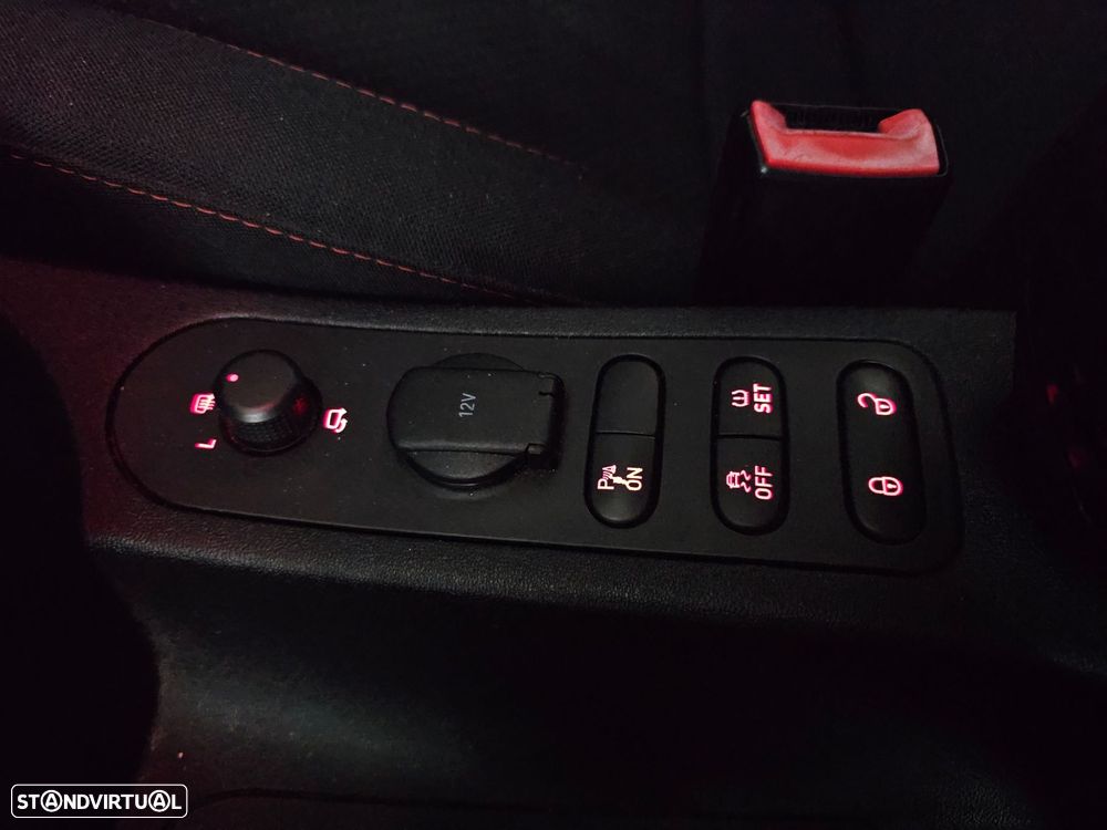 SEAT Leon 2.0 TDI FR DPF - 18