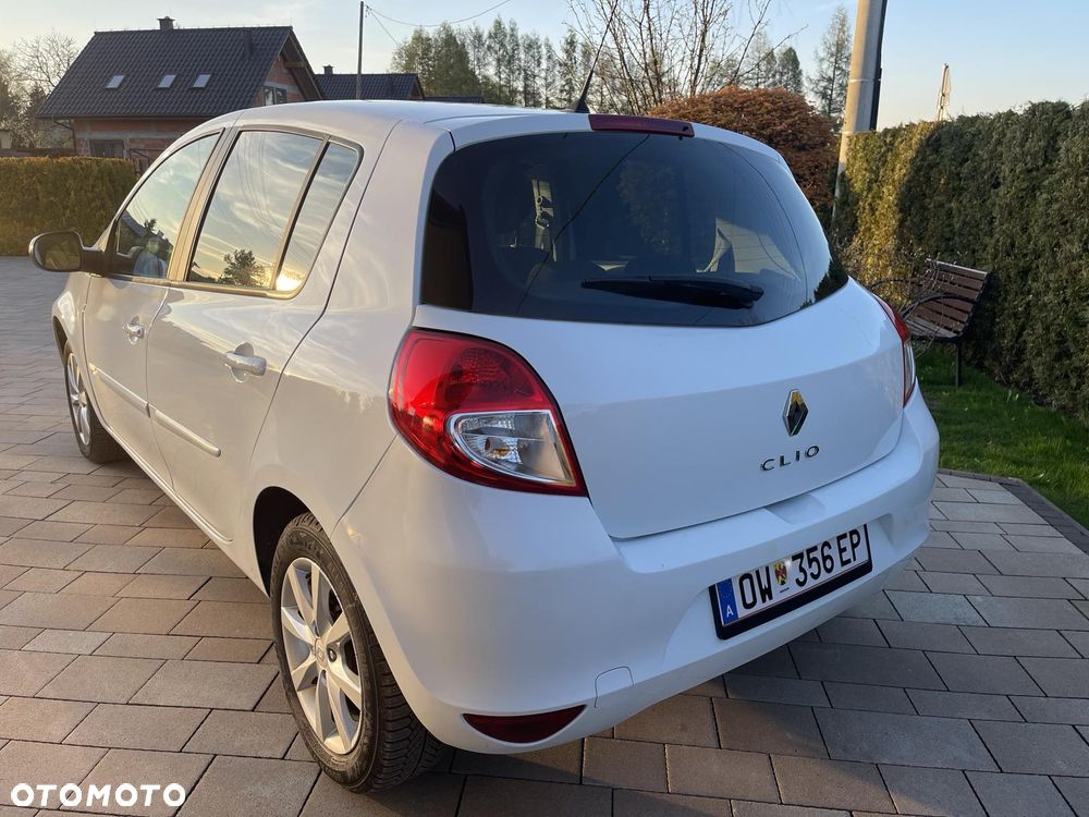 Renault Clio 1.2 16V 75 Expression - 1