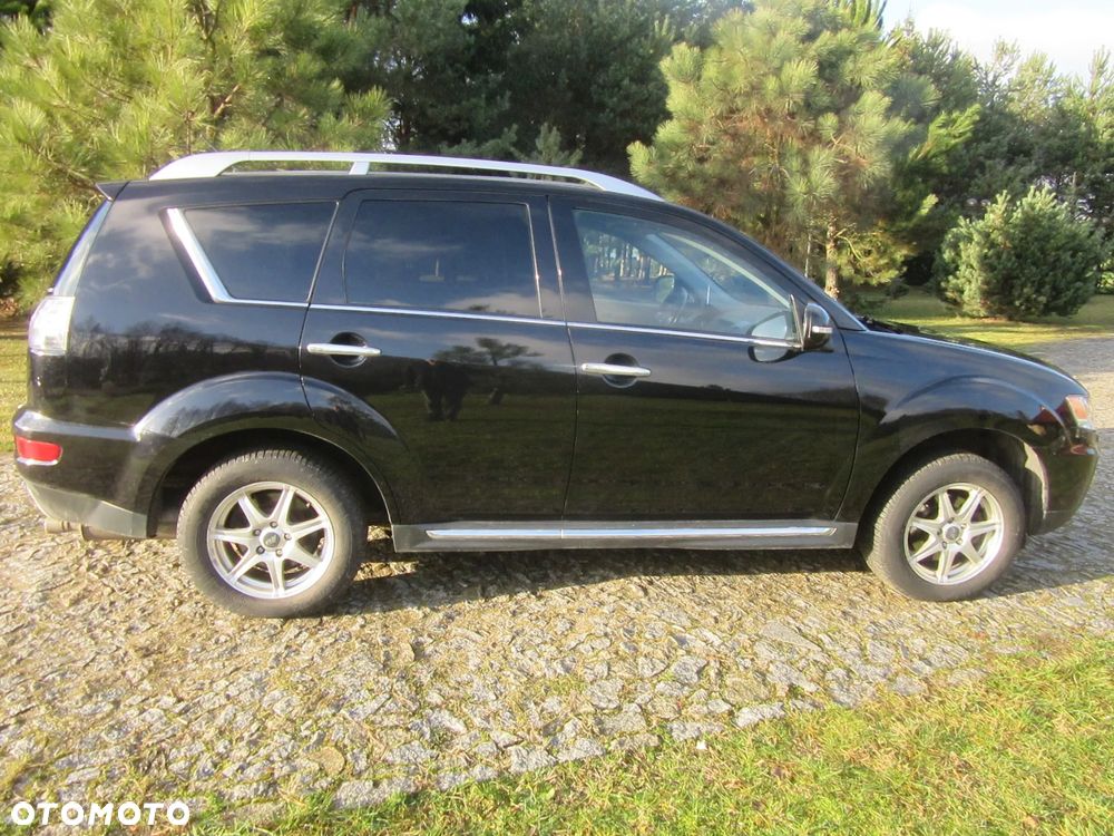 Mitsubishi Outlander - 4
