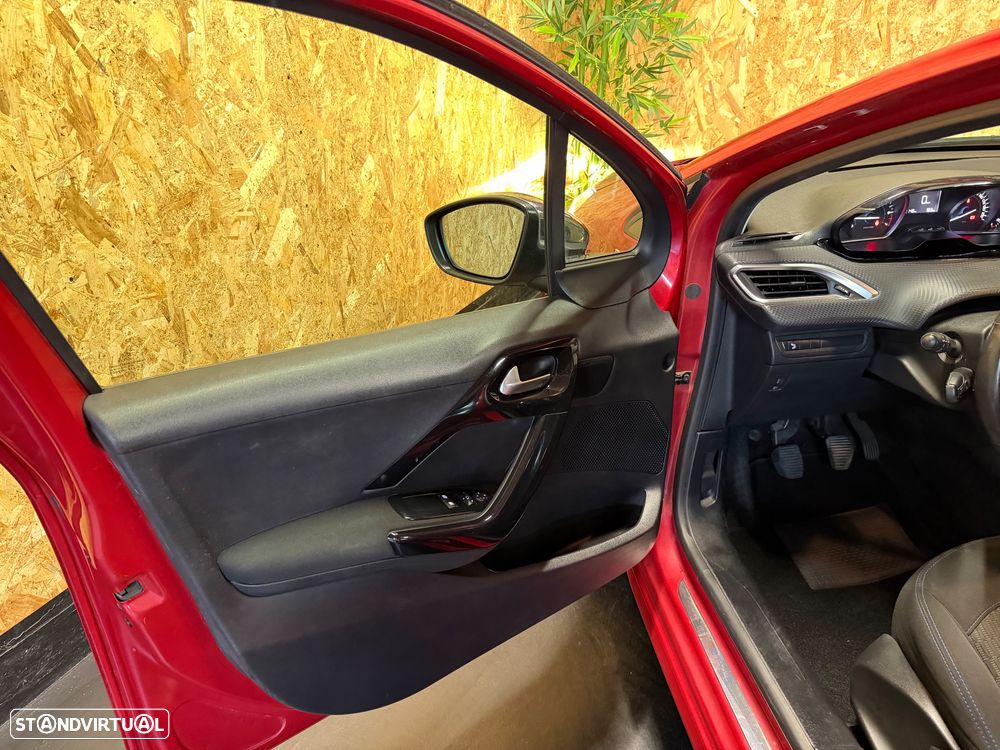 Peugeot 208 82 PureTech Style - 5