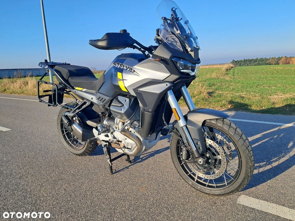 Moto Guzzi Stelvio - 1