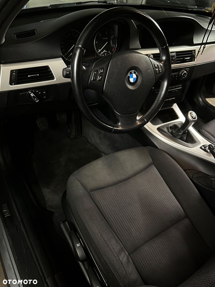 BMW Seria 3 318d DPF - 10