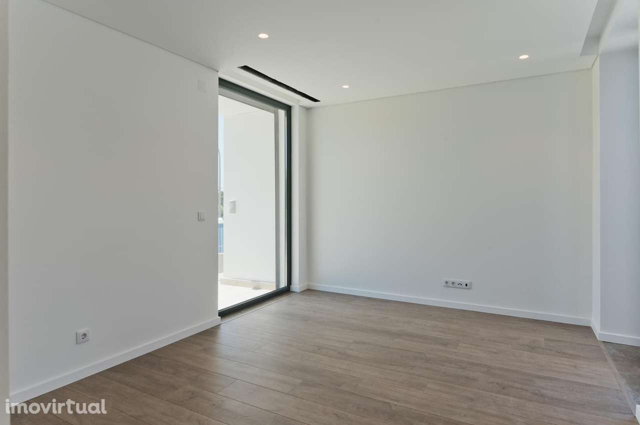 Moradia T5 com piscina, Carnaxide, Oeiras - Grande imagem: 5/60