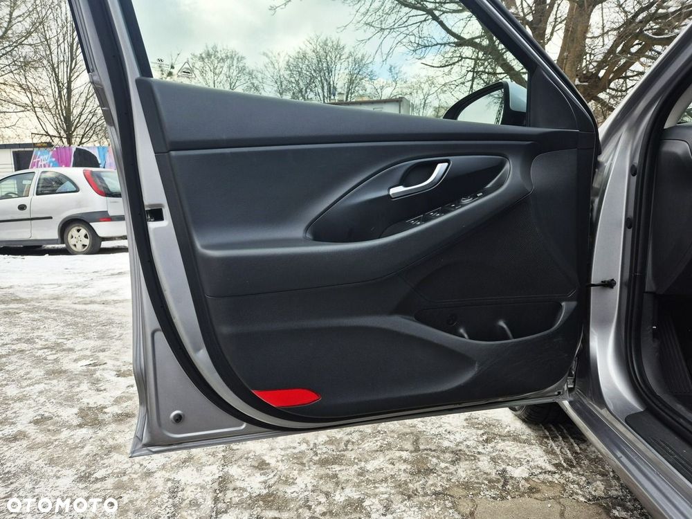 Hyundai i30 1.5 DPI Classic + - 12